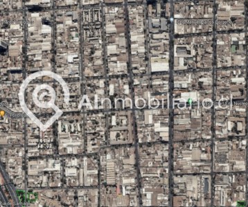 Imagen del acceso al terreno en venta en San Francisco, Santiago, con una entrada amplia y fácil acceso desde la calle principal