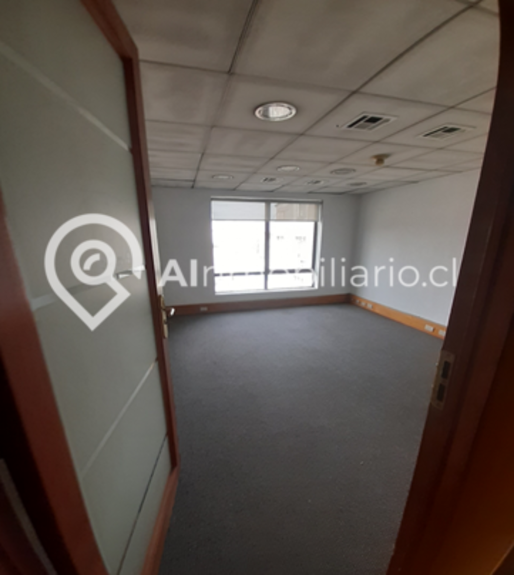 Interior de la oficina ubicada en Alameda disponibles para arriendo