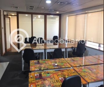 Interior de la oficina ubicada en Alameda disponibles para arriendo