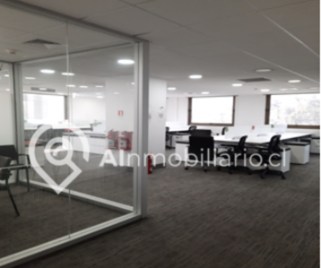 Interior de la oficina Miraflores comuna de Santiago