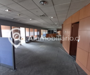 Vista interior de la oficina Miraflores Santiago