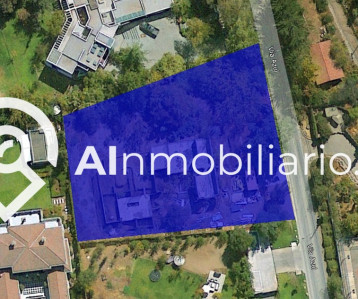 Venta de terreno con superficie impresionante captada en vista aérea en Lo Curro, Vitacura: Perfecto para tu casa de ensueño