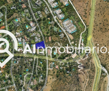 Venta de terreno con vista aérea única en Lo Curro, Vitacura: Ideal para construir la casa de tus sueños