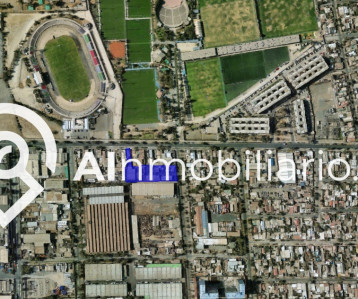 Imagen de la superficie del terreno en venta en El Parrón, La Cisterna. Ideal para desarrollar proyectos residenciales, comerciales o industriales