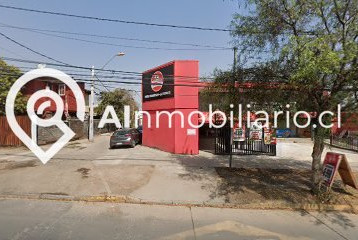 Venta de stripcenter con vista frontal en una ubicación privilegiada en Grecia, Peñalolén