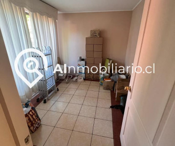 vista dormitorio en venta con gran iluminación natural en el sector El Panul, La Florida