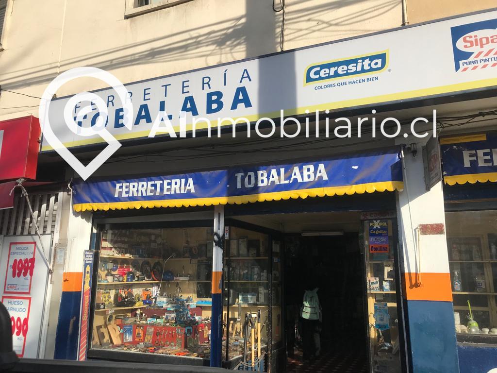 Fachada principal de la ferretería en Francisco Bilbao, una oportunidad de inversión única en el mercado de ferreterías.