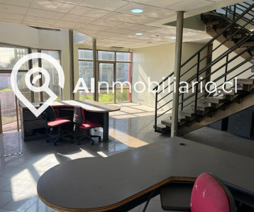 Amplio salón principal de la propiedad en venta en Av. Chile, Lolleo, San Antonio.